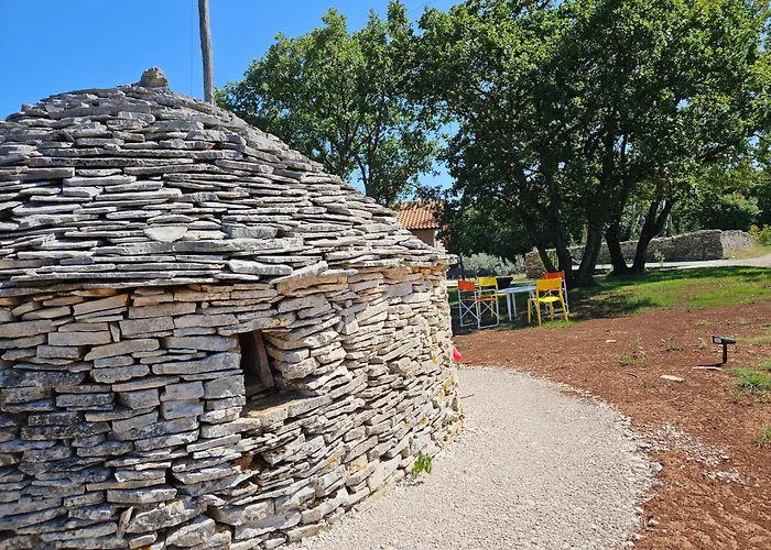 Βίλα Stancija Lottegaly - *