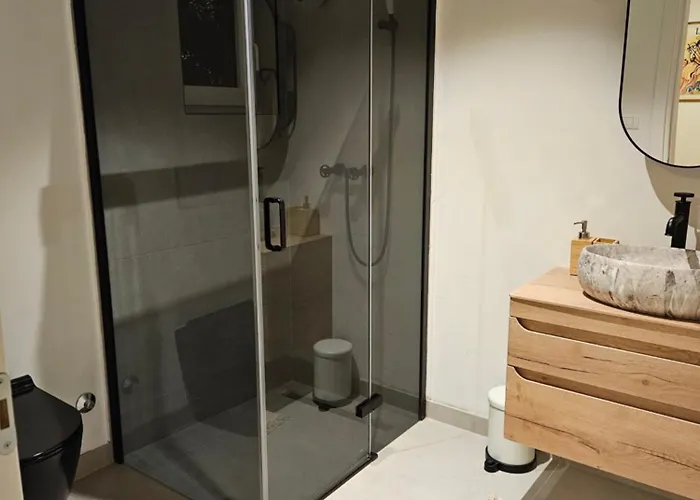 Stancija Lottegaly - *